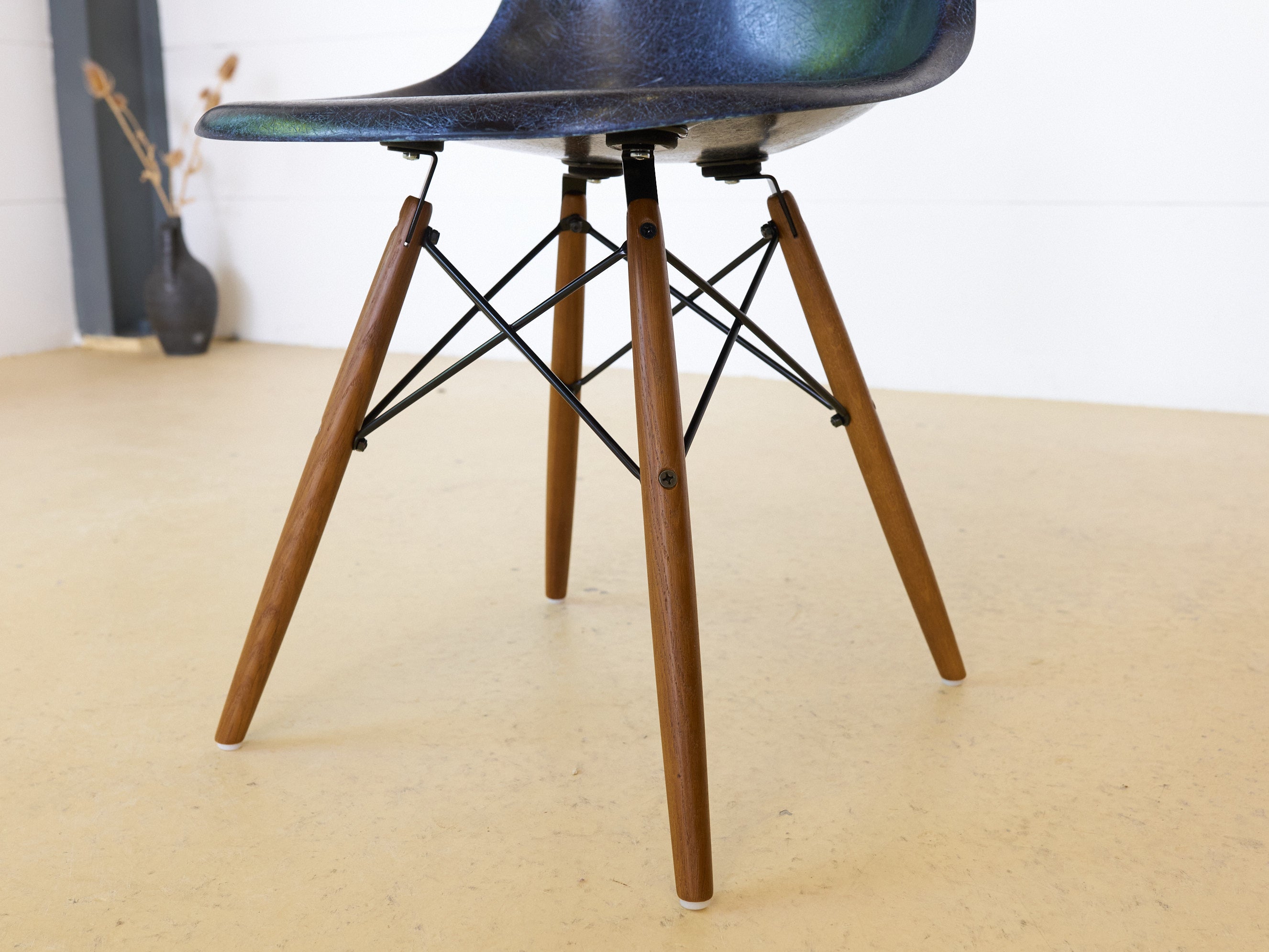 Eames Fiberglas Stühle von Hermann Miller