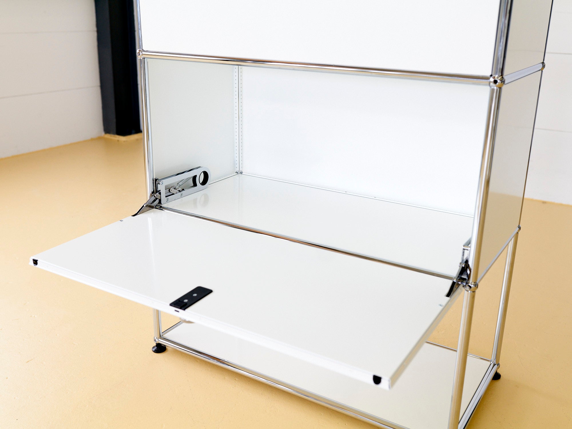 USM Highboard in Reinweiss