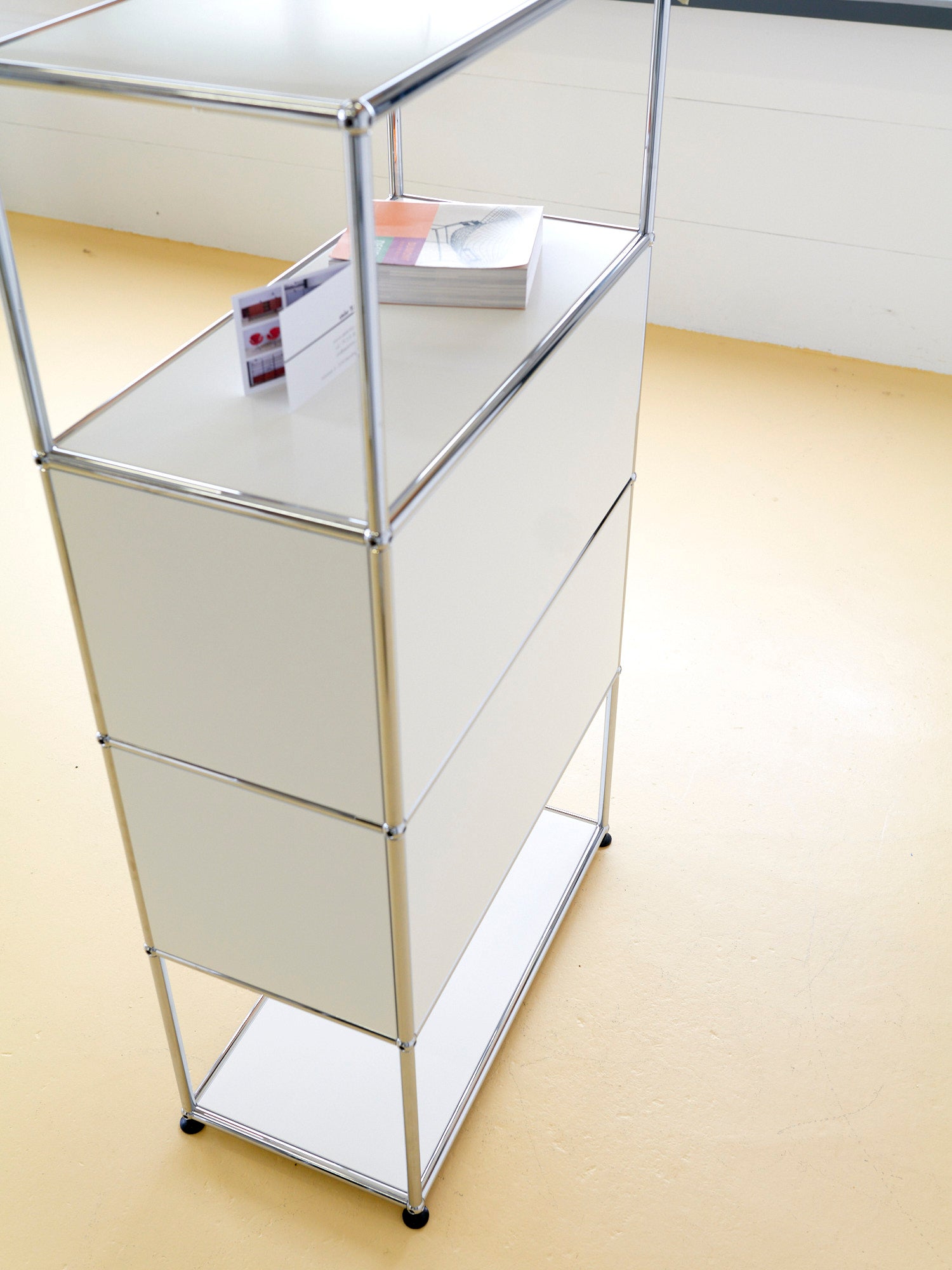 USM Highboard in Reinweiss