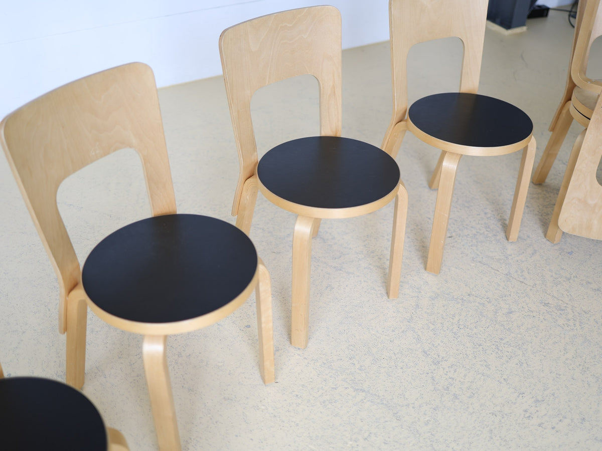 Artek Chair 65 – Birke / Schwarz Linoleum Foto 11