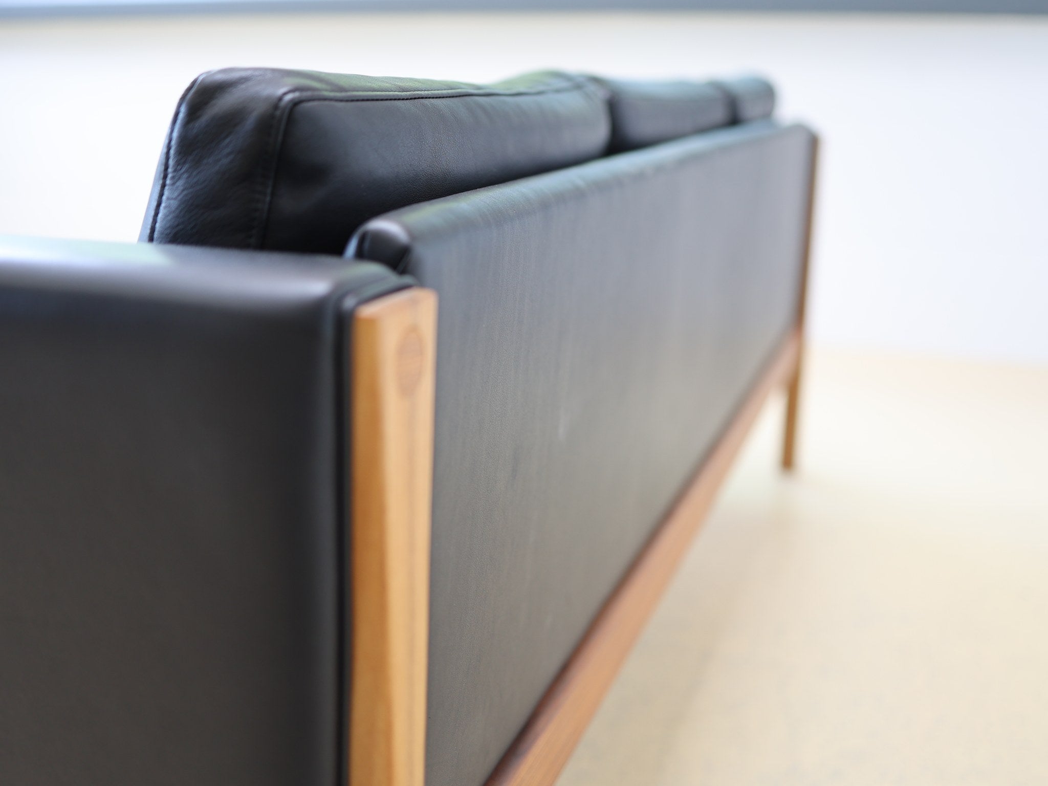Wegner CH163 3-Sitzer Sofa Gesamtansicht Danish Modern Design