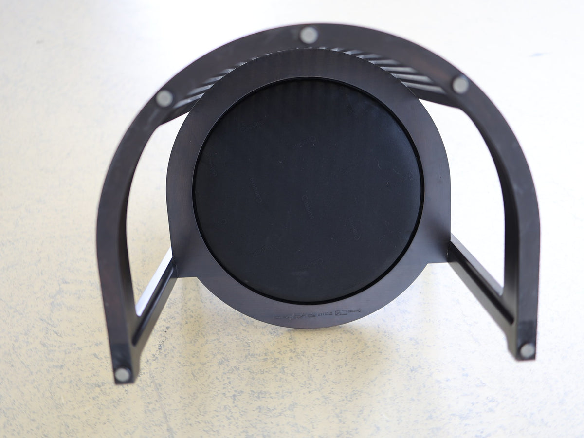 Barrel Chair 606 Cassina Gesamtansicht schwarze Ausführung atelier TILIJA