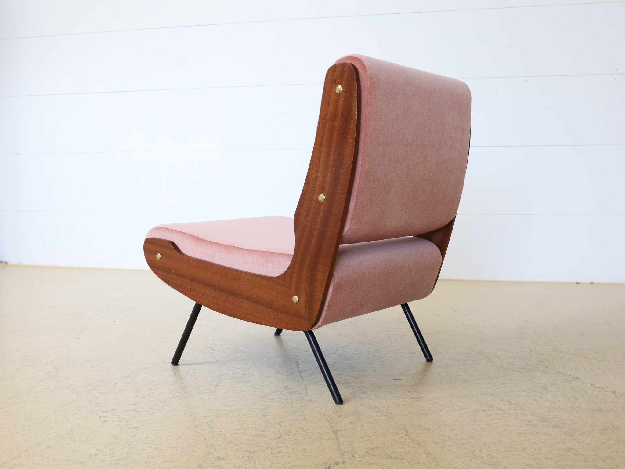 Professionell restaurierter italienischer Mid-Century Sessel bei atelier TILIJA