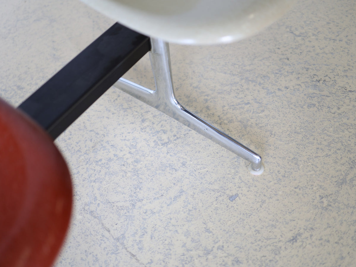 Eames Tandem Seating Herman Miller 4-Sitzer, Fiberglas-Schalen in Navy, Gelb, Terracotta und Greige, Vintage 1960er