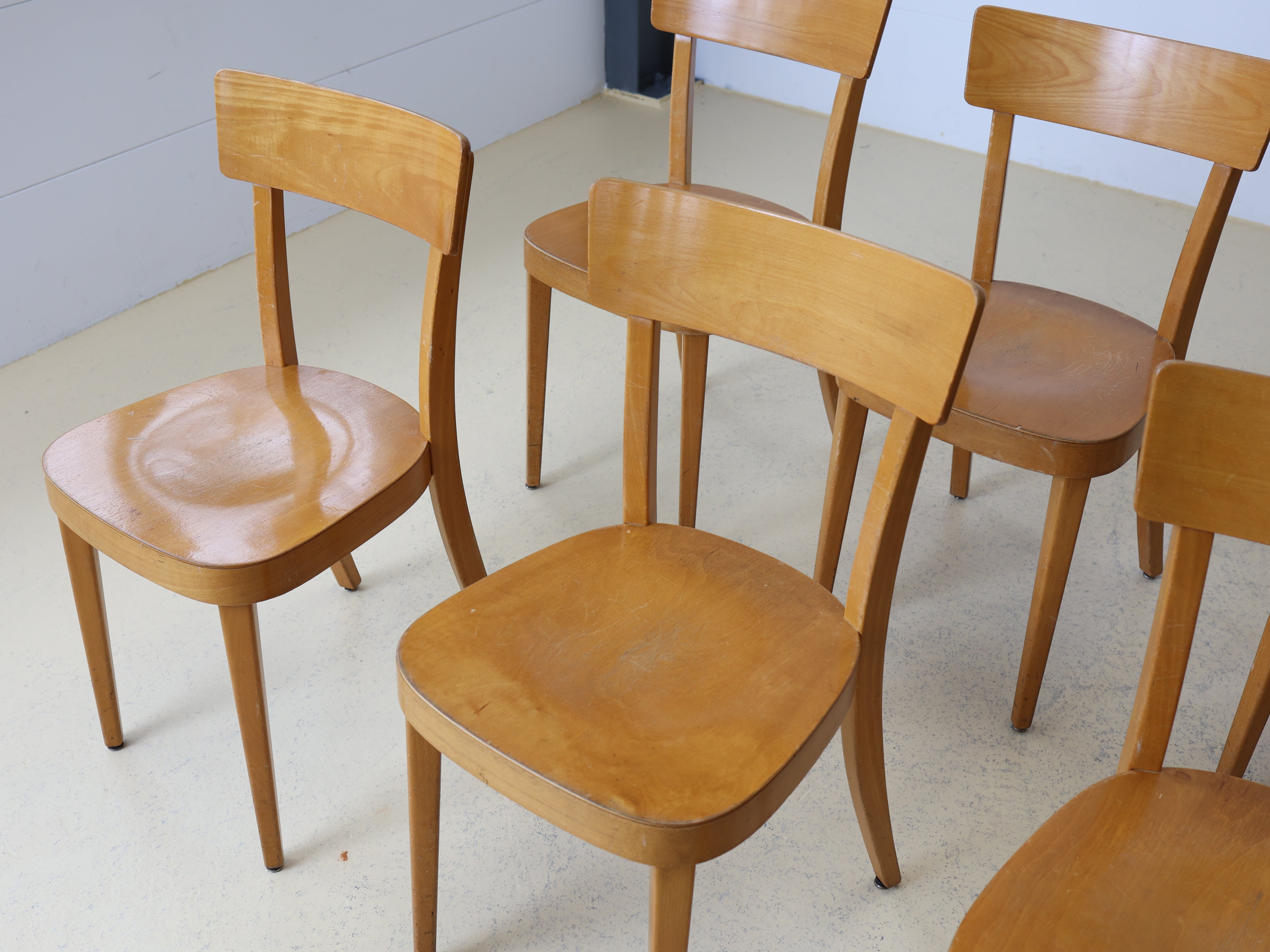 Klassischer Beizenstuhl | Schweizer Wirtshausstuhl | Vintage Massivholz-Klassiker | Ähnlich Horgen Glarus oder Klingnau