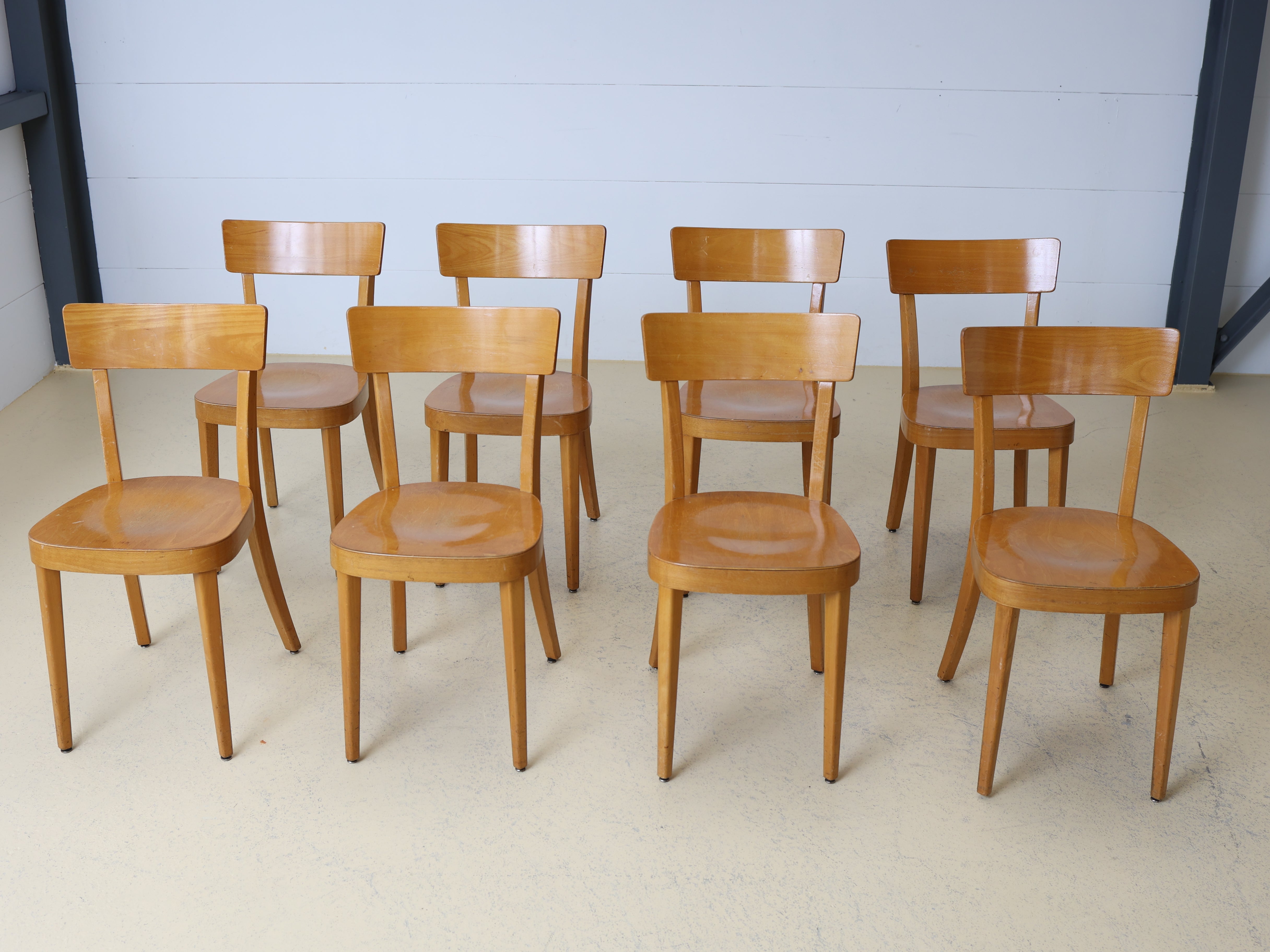 Klassischer Beizenstuhl | Schweizer Wirtshausstuhl | Vintage Massivholz-Klassiker | Ähnlich Horgen Glarus oder Klingnau