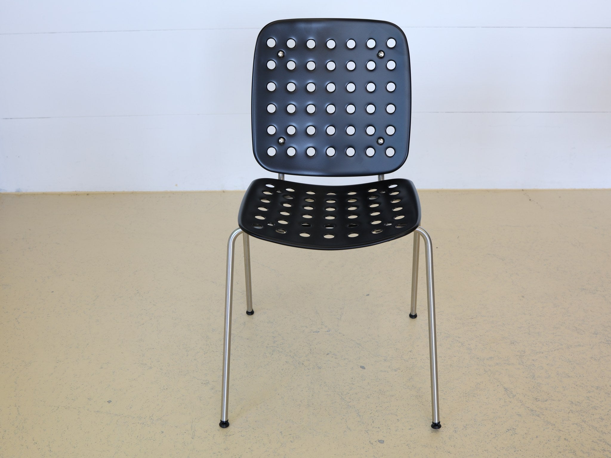 Schweizer Designklassiker Coray Stuhl Rückenansicht