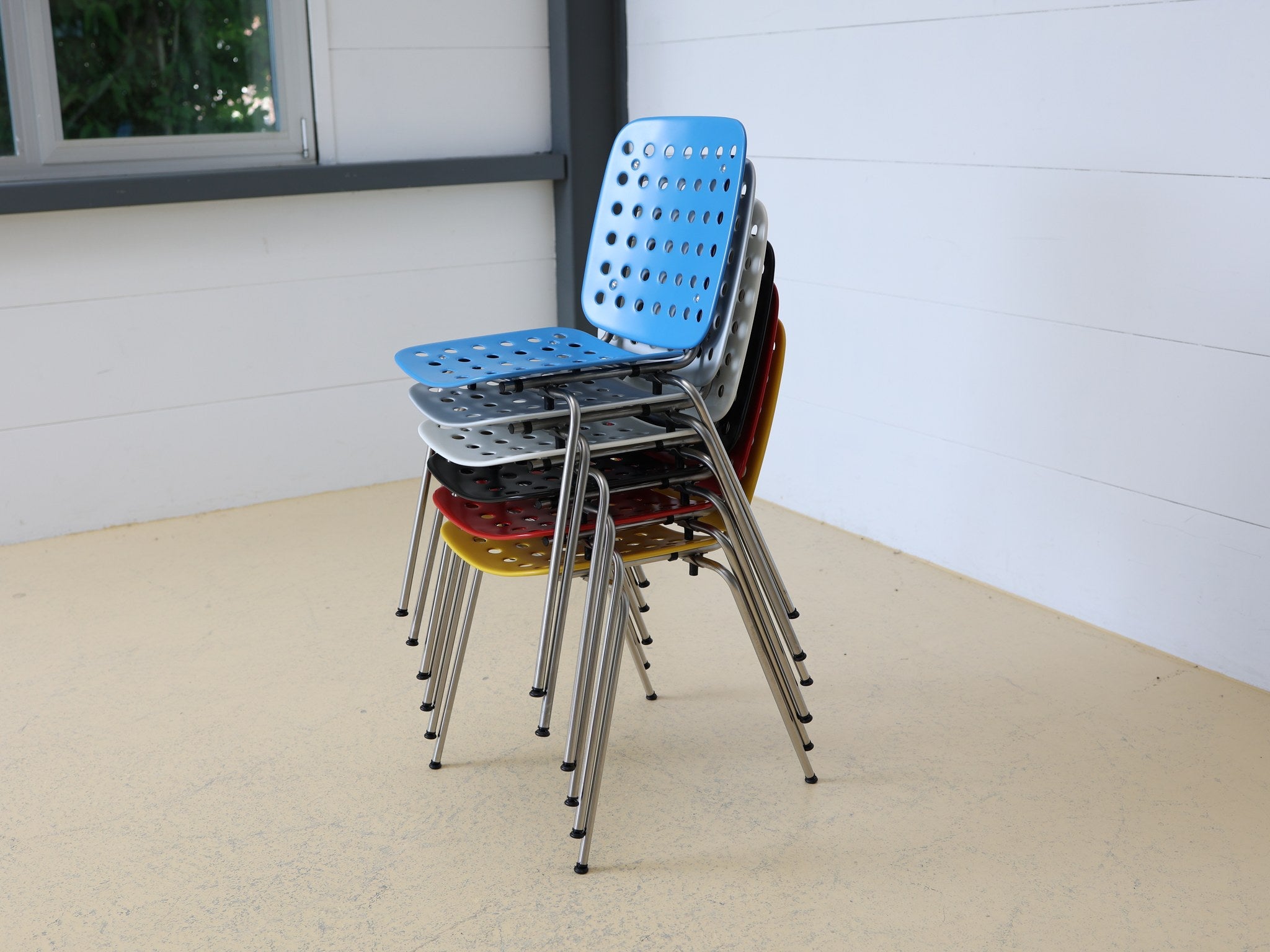 Hans Coray Designklassiker Coray Stuhl Seitenansicht
