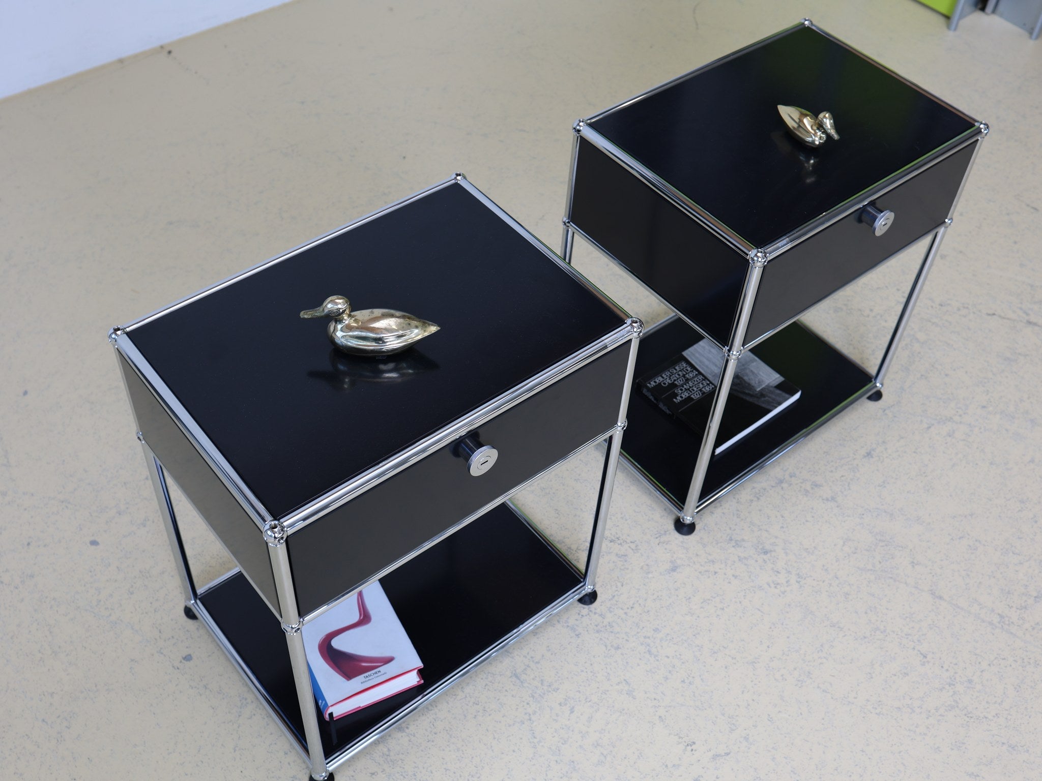 USM Haller Nachttisch Set – Schweizer Designklassiker bei atelier TILIJA Meinisberg