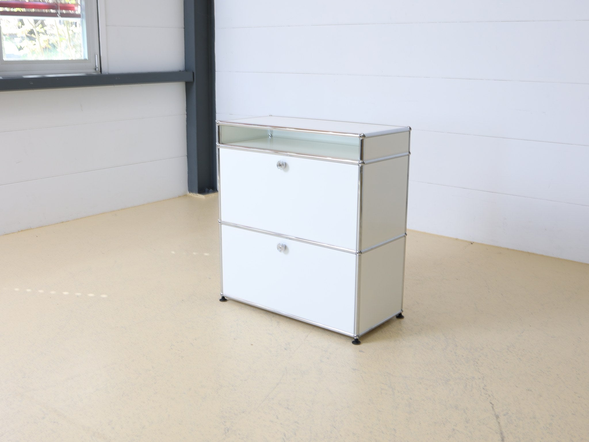 USM Haller Sideboard 1x3 weiss im Gesamtüberblick Designklassiker