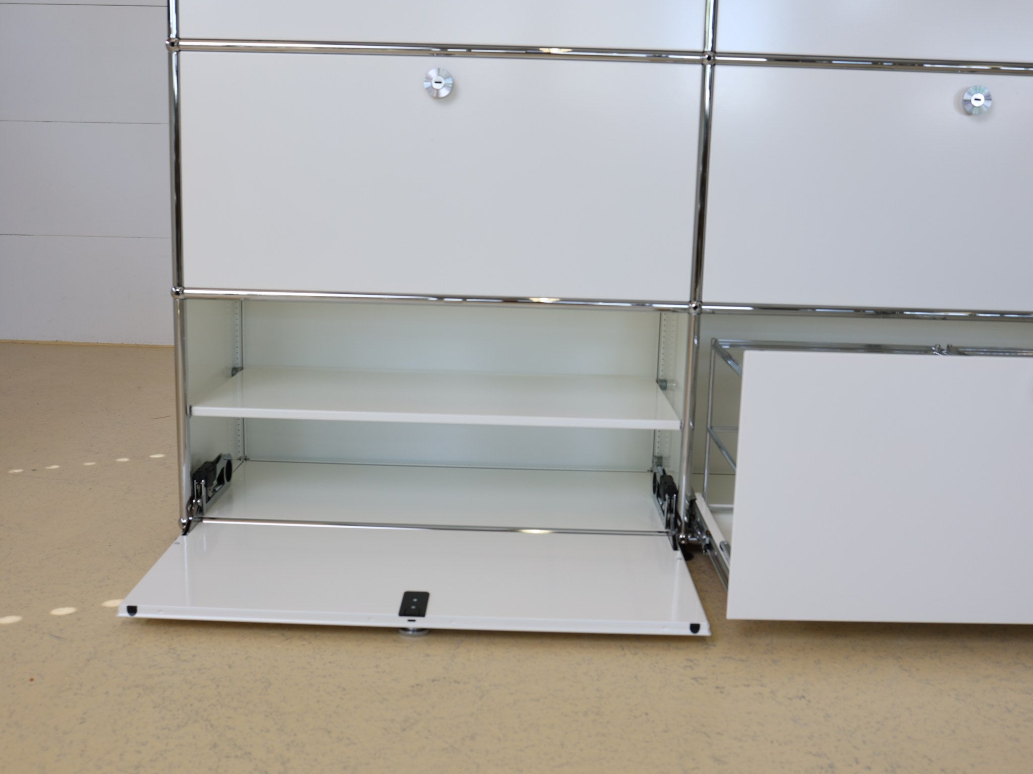 USM Haller Sideboard Reinweiss 2x3 bei atelier TILIJA Meinisberg