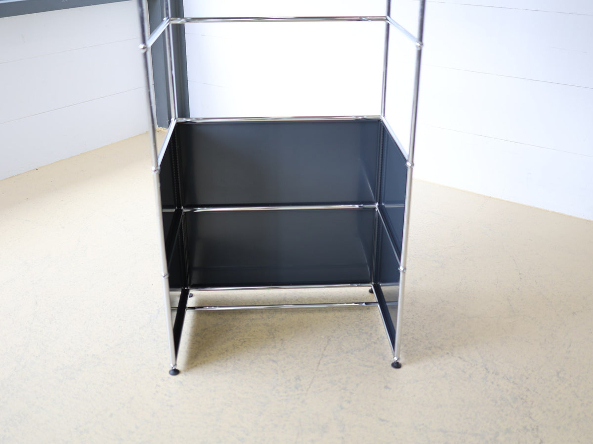 USM Haller Modulsystem Garderobe Anthrazit, zerlegbar, Schweizer Design Fritz Haller