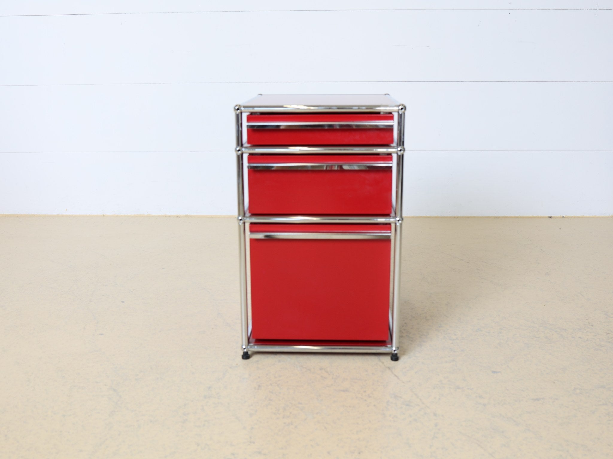 USM Haller Kugelverbinder Chrom Detail am Rollcontainer