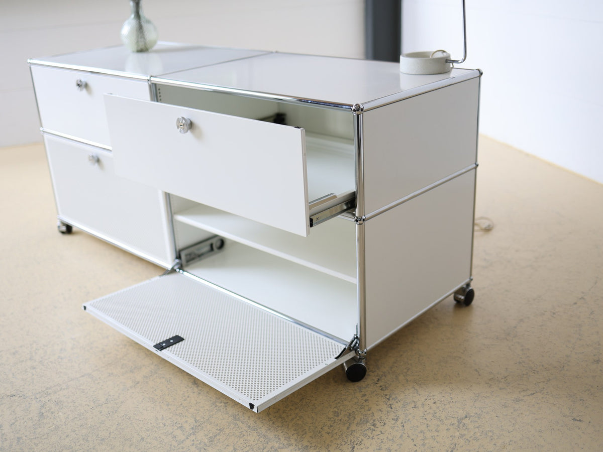 USM Haller Sideboard Lenkrollen verchromt, Bodenansicht