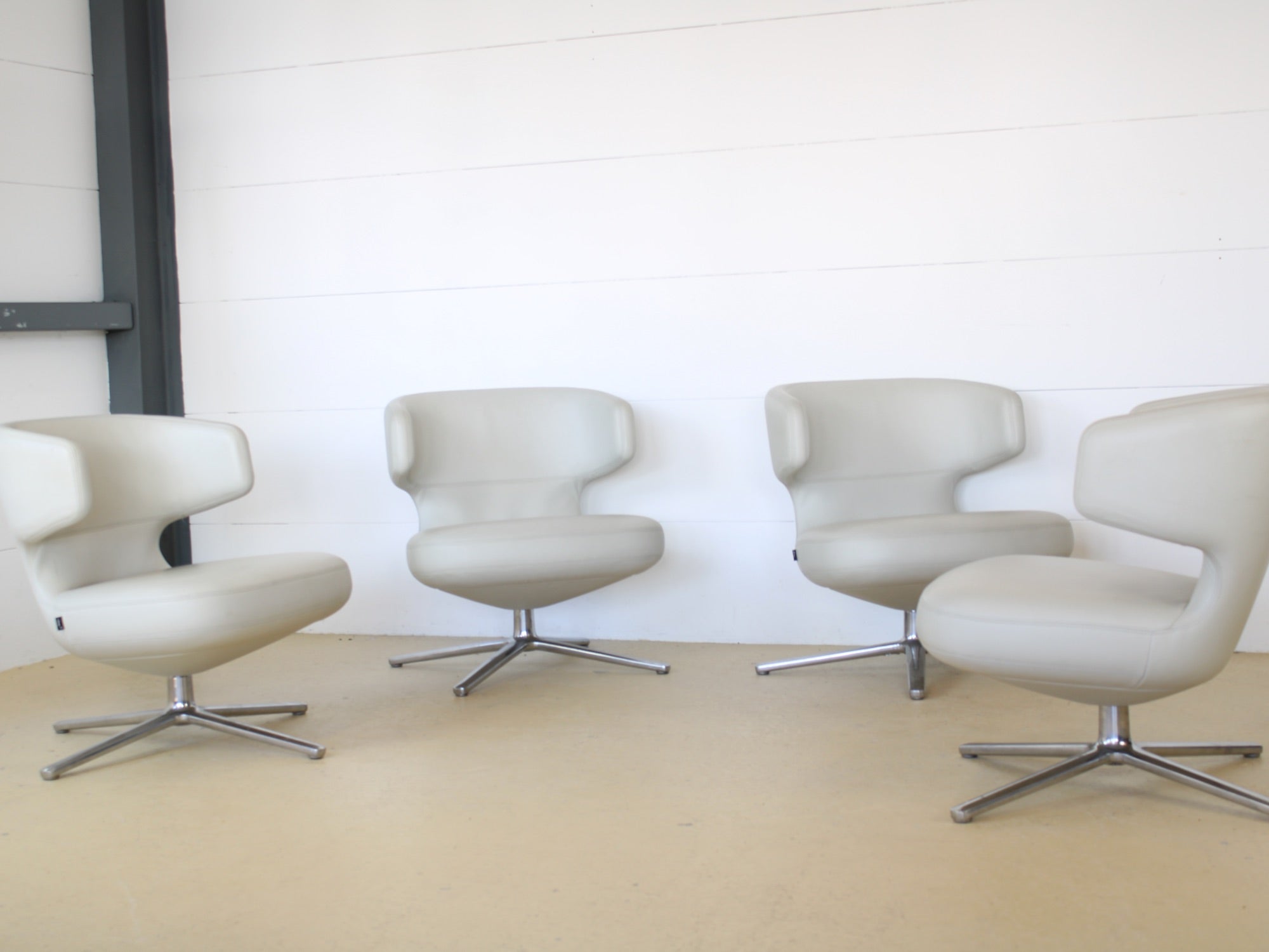 Vitra Petit Repos Sessel von Antonio Citterio in hervorragendem Zustand. Eleganter Lounge-Sessel erhältlich bei atelier TILIJA.